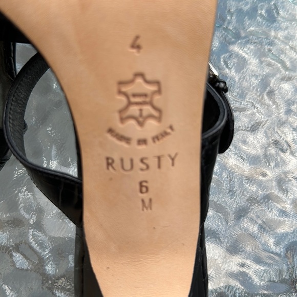 Brighton Ladies Slip on Heels in Black Leather with Croc Print Size 6M. - Picture 5 of 6